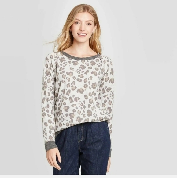knox rose leopard print cozy soft light weight sweatshirt - Picture 1 of 8